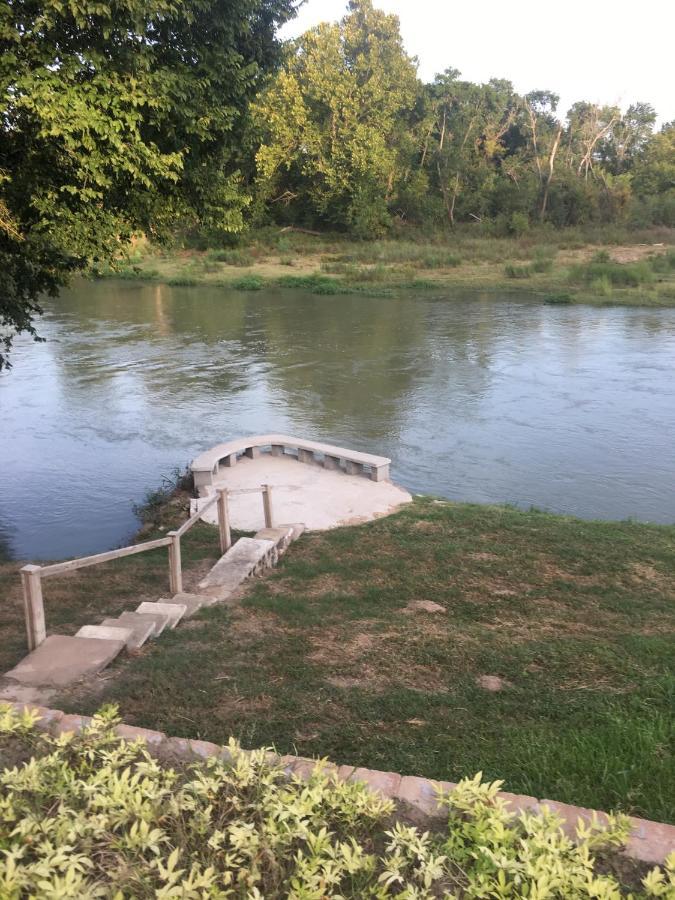 باستروب The Perry Riverhouse المظهر الخارجي الصورة