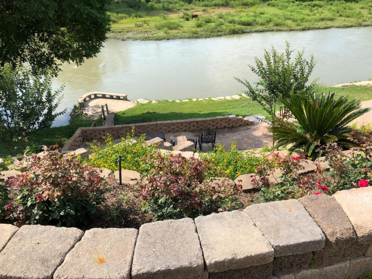 باستروب The Perry Riverhouse المظهر الخارجي الصورة